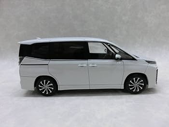 トヨタ ヴォクシー カラーサンプル 1/30スケール ミニカー ホワイトパール Amazon | #9711 トヨタ 新型ヴォクシー ホワイトパール